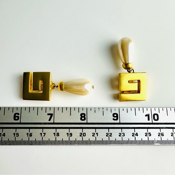 RARE VTG 80’S GIVENCHY “G” LOGO CLIP ON EARRINGS - Picture 9 of 9